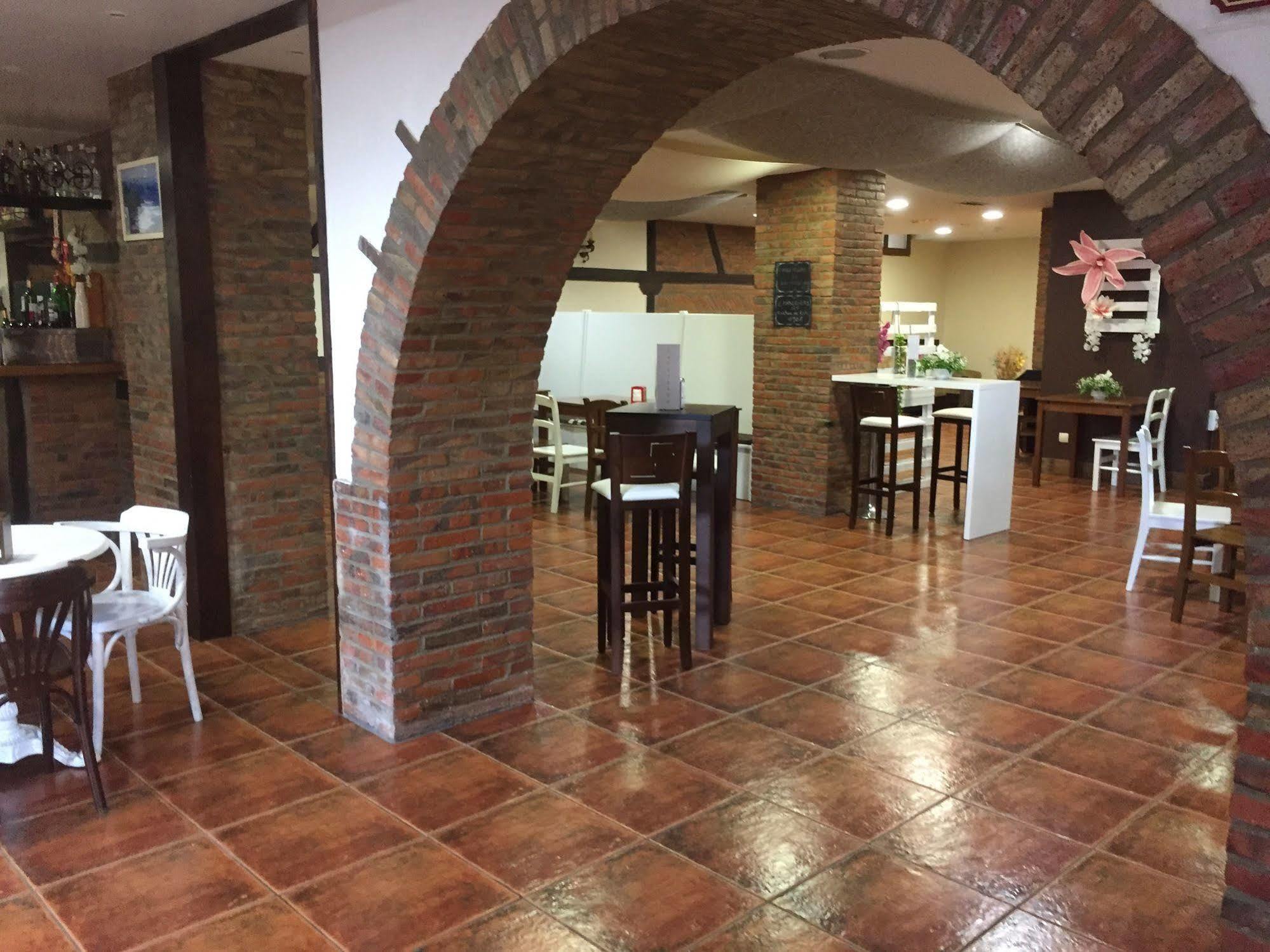 Hotel Marfrei Hinojedo Dış mekan fotoğraf