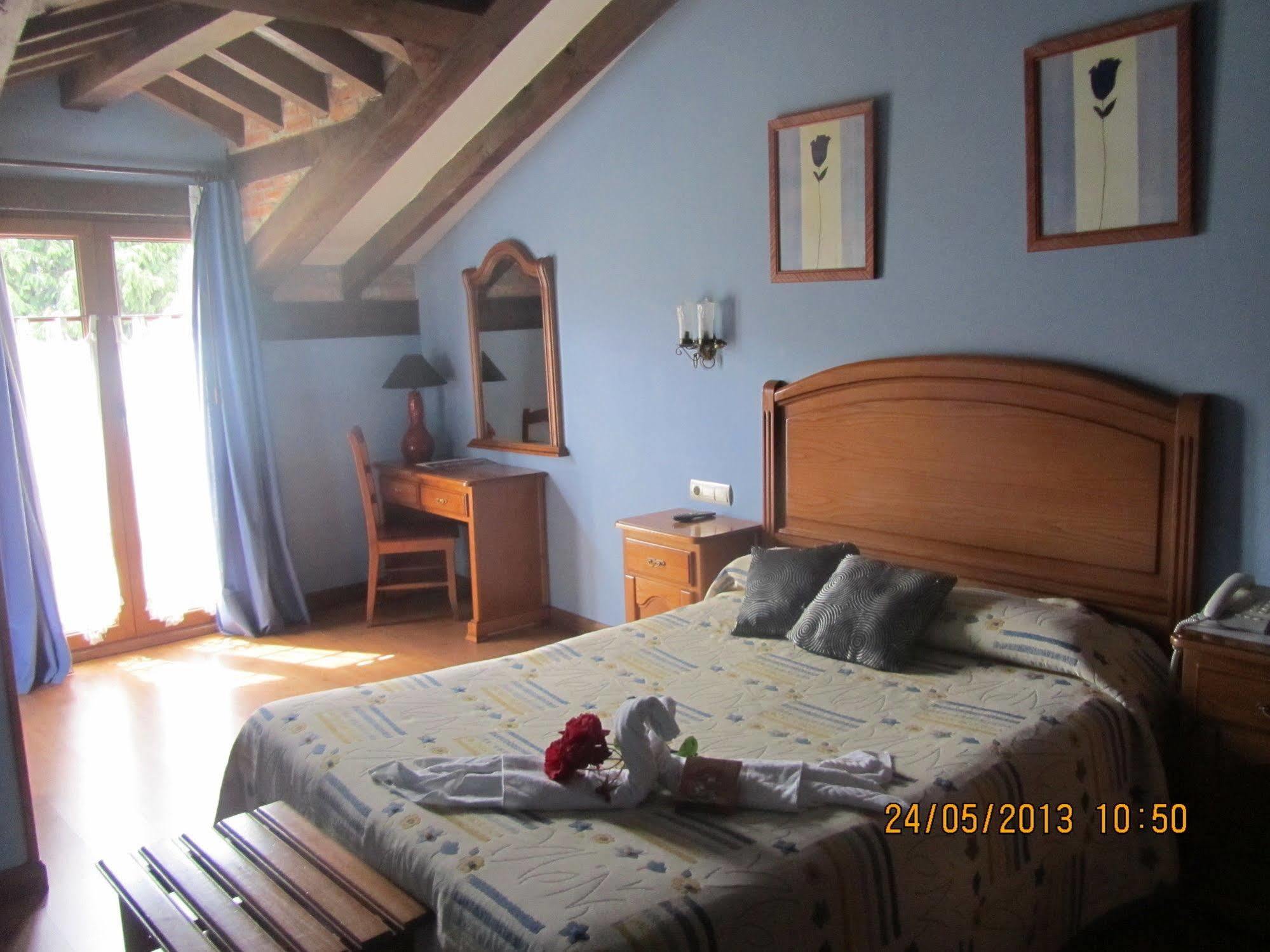 Hotel Marfrei Hinojedo Dış mekan fotoğraf